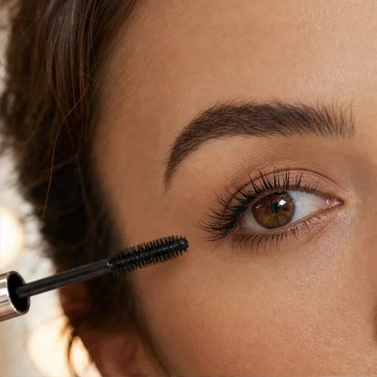Lustrelle™ – Volumizing & Curling Long-Lasting Metallic Mascara + 1+1 FREE