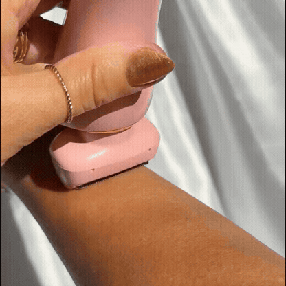 The AuraSmooth 2-in-1 Shaver - Painless Smoothness, Anywhere Comfort + 50% OFF